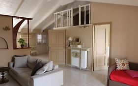 Vanessa Studios